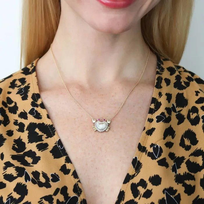Necklaces BERRICLE Crab Mother Of Pearl Necklace in Sterling Silver